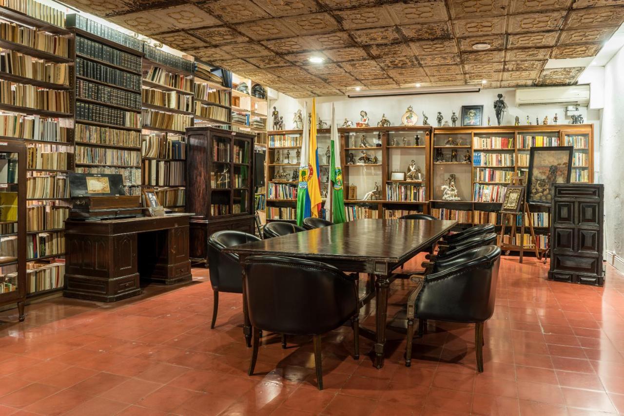Hotel Mariscal Robledo サンタ・フェ・デ・アンティオキア エクステリア 写真