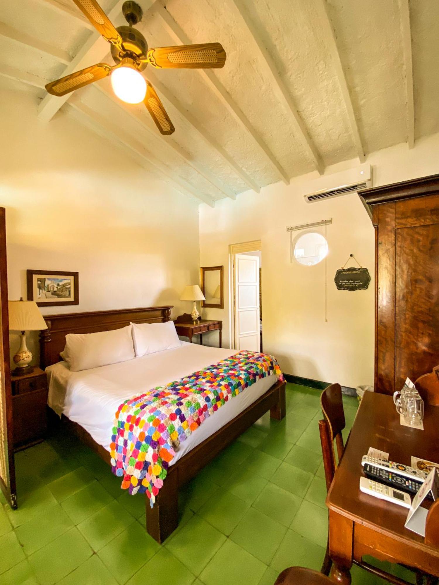 Hotel Mariscal Robledo サンタ・フェ・デ・アンティオキア エクステリア 写真