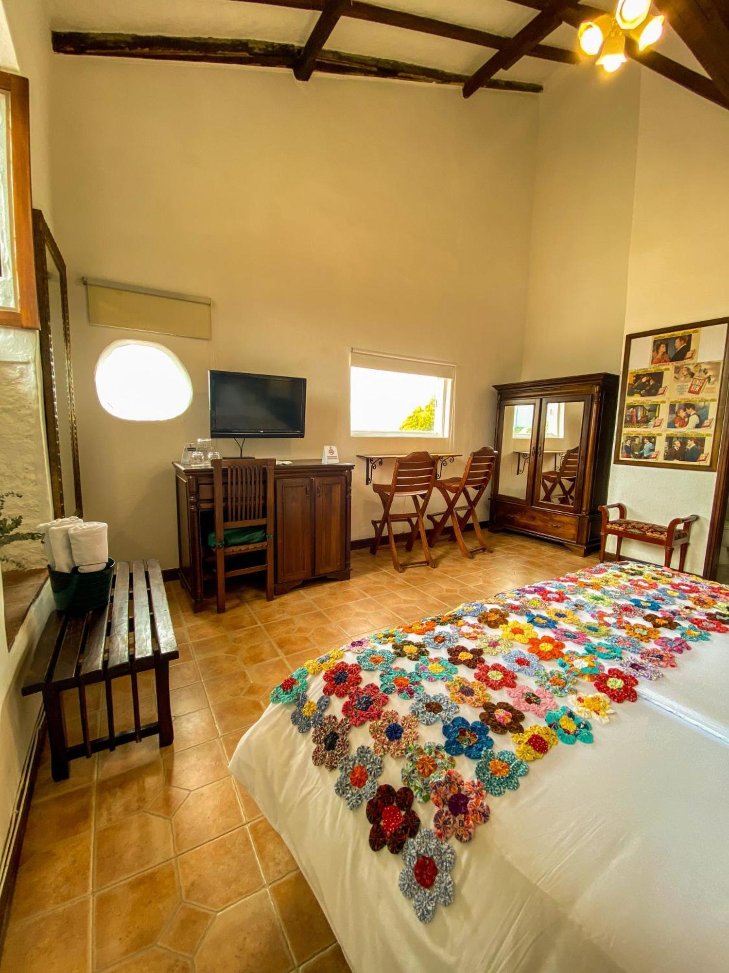 Hotel Mariscal Robledo サンタ・フェ・デ・アンティオキア エクステリア 写真