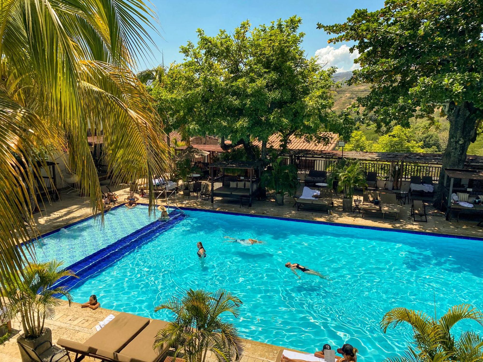 Hotel Mariscal Robledo サンタ・フェ・デ・アンティオキア エクステリア 写真