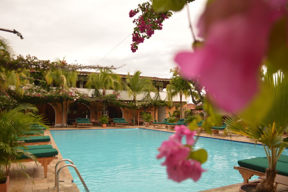 Hotel Mariscal Robledo サンタ・フェ・デ・アンティオキア エクステリア 写真
