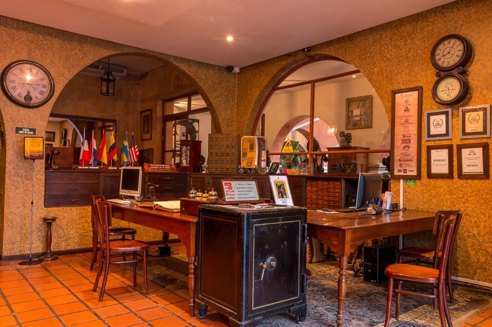 Hotel Mariscal Robledo サンタ・フェ・デ・アンティオキア エクステリア 写真