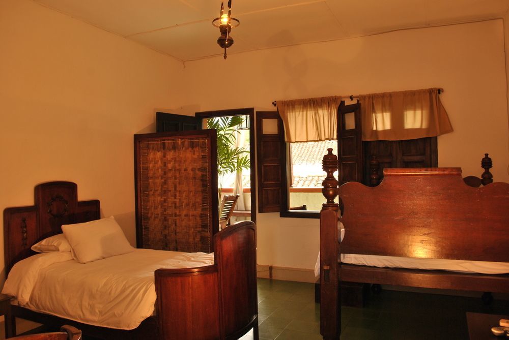 Hotel Mariscal Robledo サンタ・フェ・デ・アンティオキア エクステリア 写真